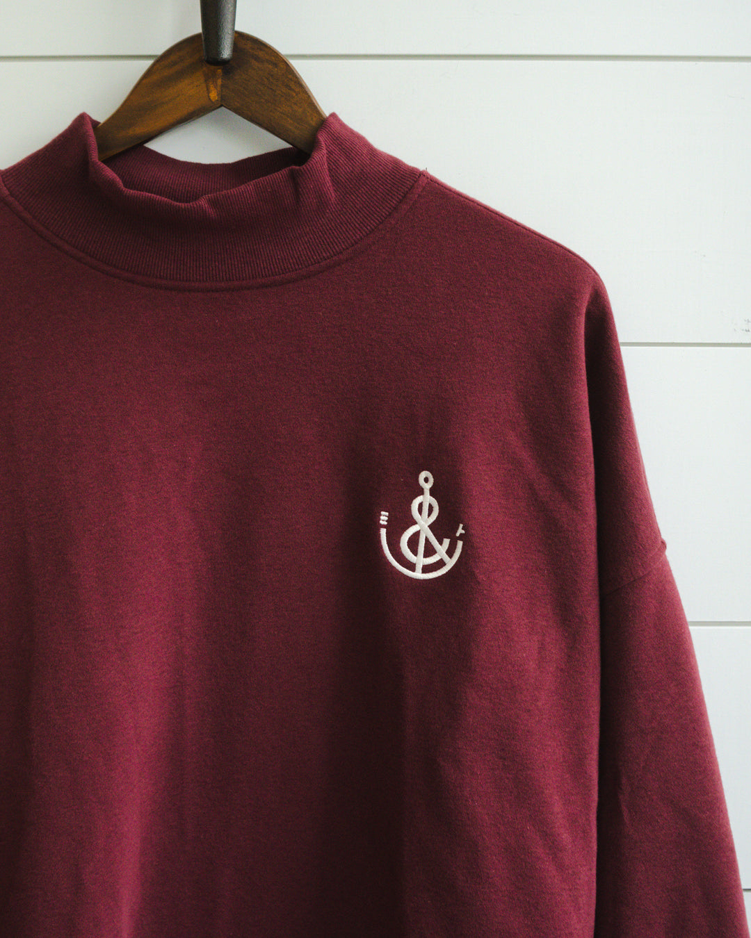 Women’s Anchor Mockneck Crew-Maroon