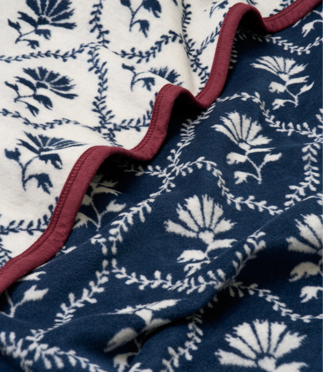 Chappywrap Floral Trellis Blanket: Original