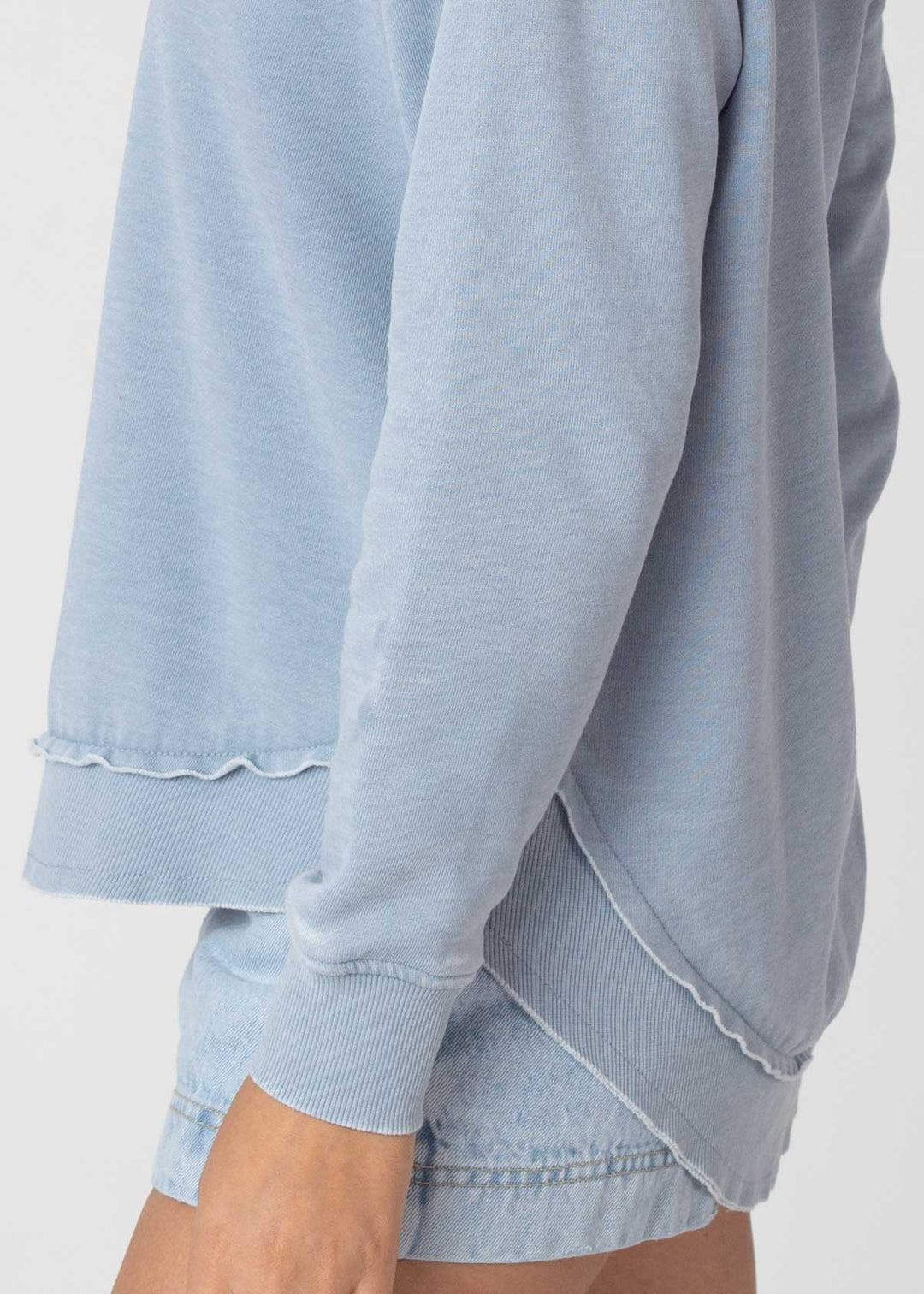 Women’s Anchor Washed Crew-Faded Denim