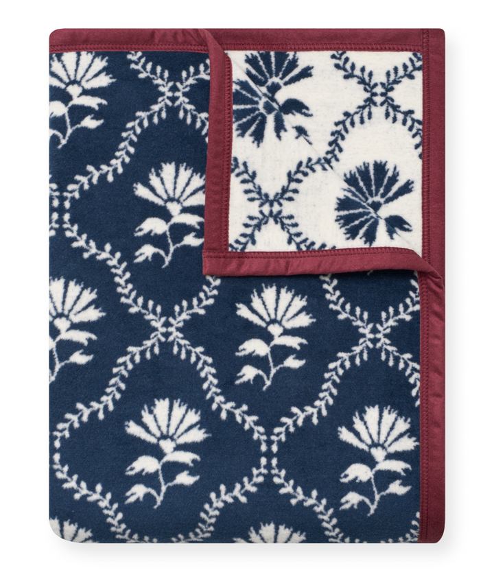 Chappywrap Floral Trellis Blanket: Original